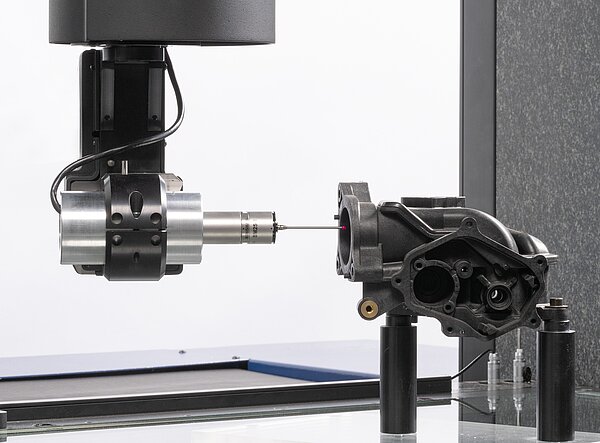 Stufenloses Dreh-Schwenk-Gelenk für optische Abstandssensoren und taktile Sensoren